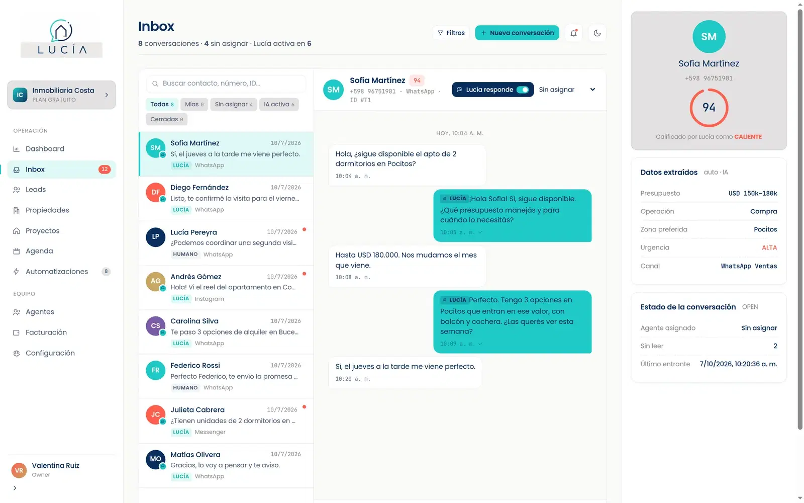 Inbox de Lucía con una conversación de WhatsApp y los datos extraídos del lead